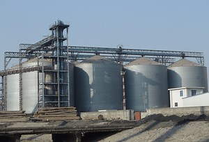 [Hot Item] Hualiang Customizable Chain Conveyor System for Bulk Material Transport