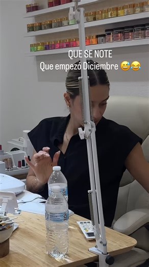 Arlette Toirac on Instagram: "Que se note que empezó Diciembre 😅😂 #nails #nailsnailsnails #nailsinstagram #explore #uñas #newsetnails #nailsbyarlette #nailsinspiration #uñasbonitas #uñasacrilicas #diciembre #navidad #nailscristmas"