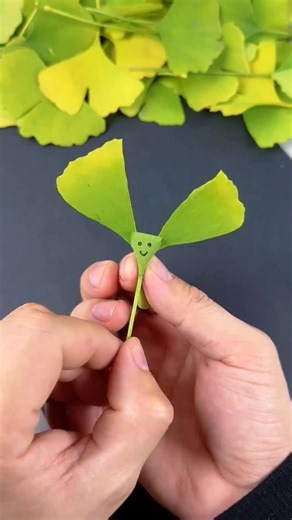 paper crafts creator on Instagram: "Step-by-Step Leaf Butterfly Craft #leafart #butterflycraft #natureart #kidscraft #diycraft #leafcraft #creativeart #funactivity #easycraft #craftidea"
