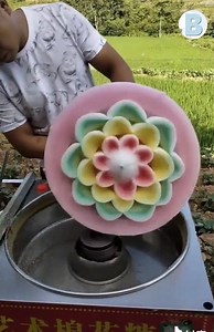 36M views · 1.1K reactions | Skillful man making stunning cotton candy See more: thebustednews.com/skillful-man-making-stunning-cotton-candy/1066/ | Feedy Art | Facebook