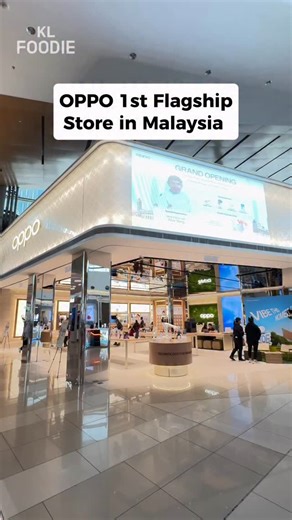 OPPO officially opens its FIRST ever flagship store in Malaysia and tons of perks to grab this weekend! 📱✨ Step into a space filled with interactive zones, local-inspired design, and the new Reno15 photo check-in wall where you can snap pics and print them for FREE 📸💥 Plus, watch an intelligent robotic arm test OPPO’s latest phones, customise merch via a 3D printing machine, and try on trendy phone cases 🦾🎁 Don't forget to chill at the Reno Cafe ☕ , meet popular influencer Abe Yong as One-D