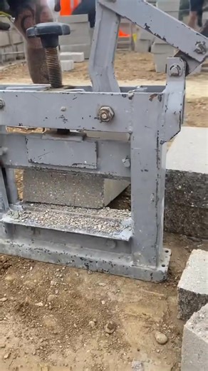 46K views · 118 reactions | Easiest way to cut a concrete block. #bricklaying-001 #satisfying #shorts | Damián | Facebook