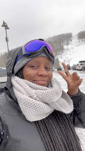 Add a ski day at Seven Springs Mountain Resort to your winter adventures if you live in the DMV area! {SAVE SHARE} I had the best day going down the slopes and eating Seven Springs is perfect for beginners and experts skiiers and snowboarders! Ski rental package cost $64 online, and $74 in person for skis, boots and poles. Same cost for a board and boots Seven Springs is located 3 hours from Maryland, so it's perfect for a day trip. #skiing #ski #dmv #thingstodo #pa #sevensprings #skiingisfun #s