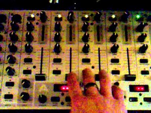 beringer vmx1000 review