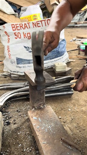 Quick technique for folding rubber tapping tools #fyp #blacksmith #blacksmithing