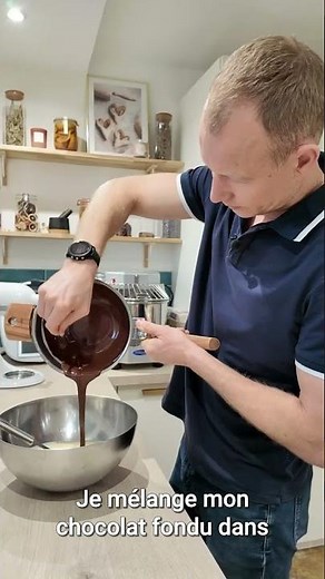 Mousse au chocolat avec le bain marie en inox CRISTEL