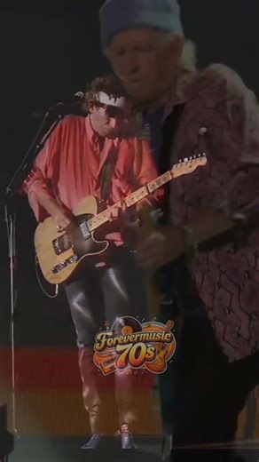 Keith richards playing the guitar #keithrichards #forevermusic