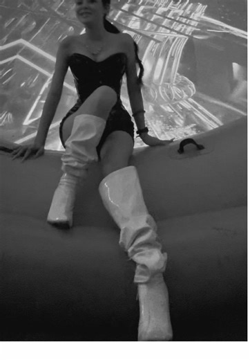 阿妤洛子蛋 (@yzdvip)’s videos with kamnh - •The Lyrics•