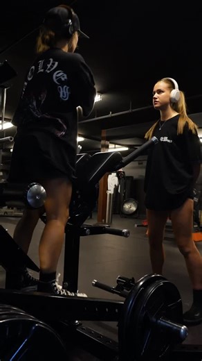 Your last 2 brain cells when you’re trying to train legs 🤠 . . . #lifting #gymlife #gymgirls #gymhumor #legday #gymrat #gymrelatable #bodybuilding #fitness #trainwithme | Brittany Stafford | Womens Fitness & Lifestyle Coach