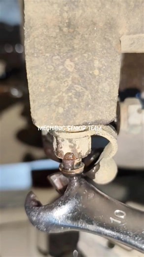 Clutch release cylinder air bleeding 🙃🙂 | Mechanic Senior Team