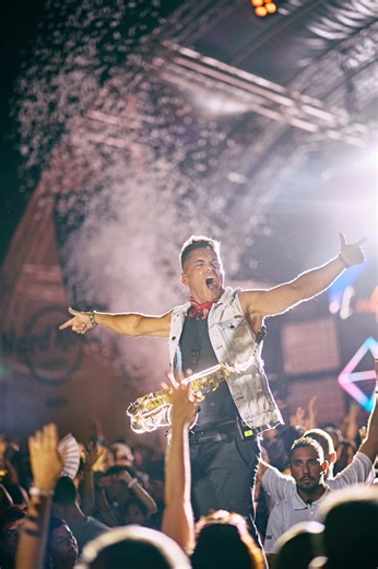 LuGotti: Saxofonista que hace locas las fiestas en Ibiza