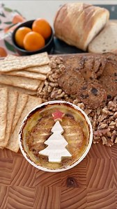 Baked Brie, will you be trying it this Christmas? The sweetness of the apricot jam with the triple cream brie was devine ♡ #bakedbrie #christmasbaking #airfryerbrie #easyrecipe #snack #christmasfood #brie #cheese #cheeseplatter 200g round brie 3-4 tablespoons apricot jam Sprinkle of chilli flakes (optional) (If you want to do the cut out on top place the cheese round in the freezer for 10 minutes before you slice it, it will make it a little easier to slice cleanly). Slice the top off the cheese