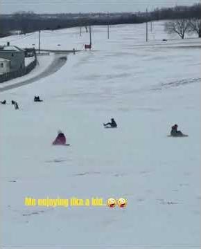 SLEDDING IS MUCH FUN🤪🤪🤪.ME TRYING IT HAHAHA#funny #sledding #video #winter #fun #shorts
