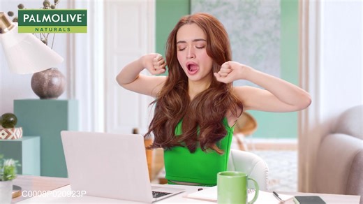 2.1K views · 2.3K reactions | Handa ang Ganda kahit sa biglaang meeting with regular system use of Palmolive Naturals Ultra Smooth! ‍♀️ It’s infused with 100% natural aloe vera extract to keep your hair smooth and manageable, para #HandaAngGanda with just a finger-comb! (with regular system use)  | Palmolive Naturals | Facebook