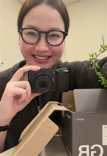 Unboxing Ricoh GR IIIx và Những Ký Ức Ảnh Đẹp