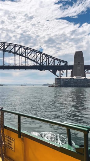 Travelling by ferry is the best way to experience the beauty of Sydney Harbour and the city. ☀️ Find the best Sydney ferry rides here: https://sydneyuncovered.com/sydney-harbour-ferry-trips/ | Sydney Uncovered