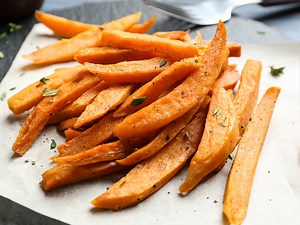 Frites de patates douces au four