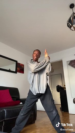 like swan swan swan 🦢#fyp #fypシ #kpop #kpopfyp #kpopfypシ #viral #xyzbca #french #izone #wizone #coverdance #ssots #dance #kpopdance