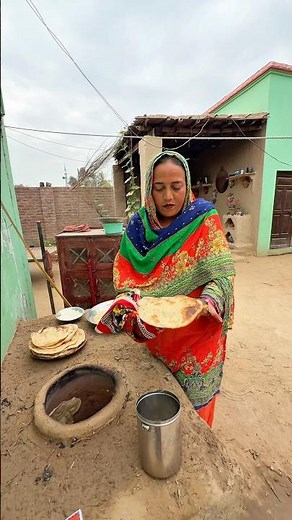 First Roti 🫓 On New Tandoor WoW #minivlog #familyvlog #tandooriroti #villagelife #shortsvideo