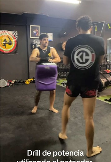 Trainersad drills to win🏆🇹🇭 #muayfemur #fighter #training #thaiboxing #martialarts
