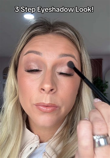Easy 3 Step Eyeshadow Application for Daily Looks