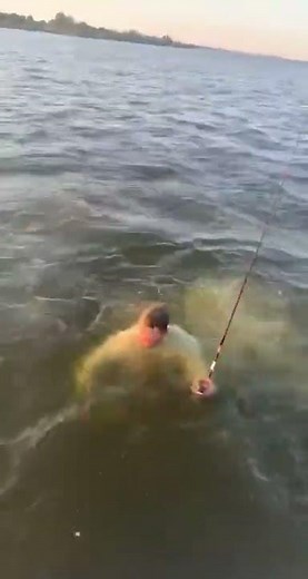 Guy Falls Off Boat While Fishing - 1295384