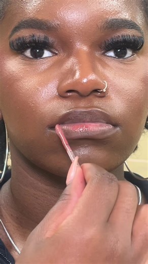 Lip Combo Using Glowing with KC Beauty🤍🖤 ##lipgloss##lipglow##lipglossfilling##lipglossfillingvideo##lipglossfillingmachine##fillinglipgloss##buttergloss##mixing##lipgloss##lipglossmaking##lipglossfilling##lipglossmixingvideos##lipglossdrip##healingjourney##selfawareness😍😍😍