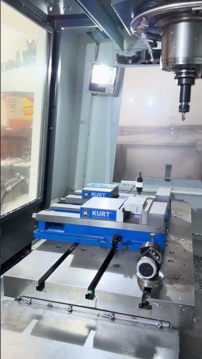 HAAS VF-2SSYT 4-axis CNC Vertical Machining Center, 2018