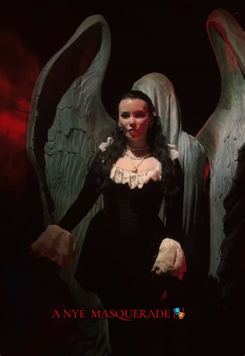 🎭 🥀 #gothicstyle #phantomoftheopera #masquerade #masqueradenyc | nye nyc