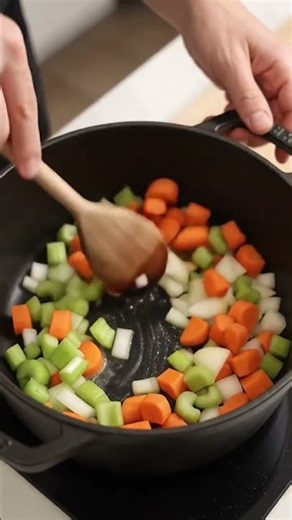 🍲 How to Make a Simple Vegetable Soup from Scratch