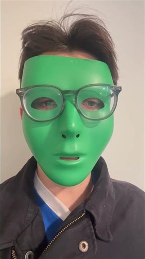 Reading the entire Shrek script 1 word per day #2421 “open”