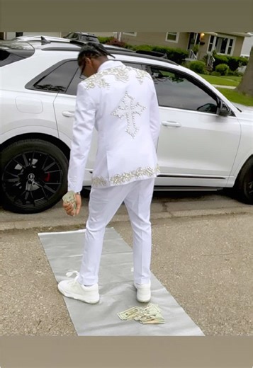 Stylish Custom Suits for Men's Prom 2025