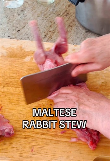 Nonna’s Rabbit Stew! 🤤#maltese #cooking #nonna #rabbitstew #skit