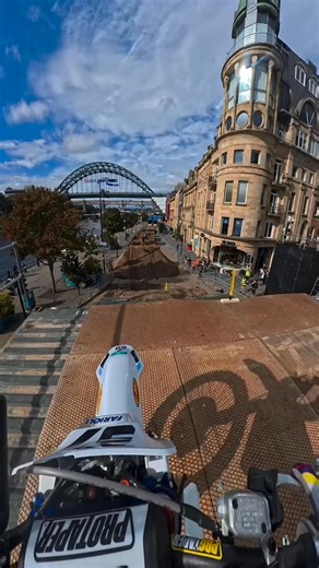 🇬🇧 Red Bull TYNE RIDE 2025: POV Billy Bolt on the track! 💪💪💪 #RedBullTyneride #extremenduro #hardenduro 🎥 billybolt57 (copyright) | OFFROADCRACKS.com
