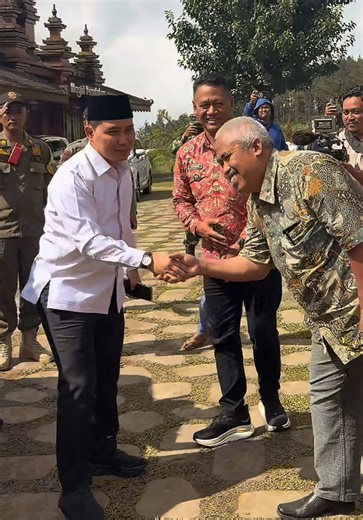 ✨ Launching ASIDEWI Learning Center & Pengukuhan Pengurus ASIDEWI Kabupaten Mojokerto 2026–2028 ✨ Asosiasi Desa Wisata Indonesia (ASIDEWI) resmi meluncurkan ASIDEWI Learning Center sekaligus melakukan Pengukuhan Pengurus ASIDEWI Kabupaten Mojokerto Periode 2026–2028, bertempat di Bimasakti Farm, Desa Claket, Kecamatan Pacet, Kamis (29/1). Kegiatan ini menjadi momentum strategis dalam penguatan dan pengembangan desa wisata, tidak hanya di Kabupaten Mojokerto, namun juga sebagai pusat pembelajaran