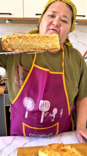 Королевская ватрушка, французкая ватрушка рецепт Французкая ватрушка Мука-300 г Сливочное масло-120 г Разрыхлитель-0,5 ч/л Начинка: Творог 9%-500 г Сахар-200 г Яйцо-2 шт Ванилин-0,3 ч/л Выпекаем при 180 градусах 35-40 минут #ватрушка #французкая #рецепт #вкусно #еда