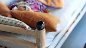 Erleben Sie Klangei®: Klang & Vibration in perfekter Harmonie 🎼 (https://tinyurl.com/klangei-next) Das Klangei® (https://tinyurl.com/klangei-next) ermöglicht es Ihnen, Musik nicht nur zu hören, sondern auch in Ihrem gesamten Körper zu spüren. Es unterscheidet sich von herkömmlichen Lautsprechern, da es keine eingebauten Lautsprecher hat. Stattdessen nutzt es die Oberfläche, auf der es platziert wird, als Resonanzkörper, um Musik fühlbar zu machen. Anwendungen: Entspannung:Nutzen Sie das Ei (htt