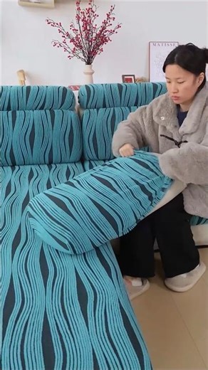 Old Sofa Ko New Bana Diya 😍 | Easy Cover Trick | #bed #sofa #cover #shorts