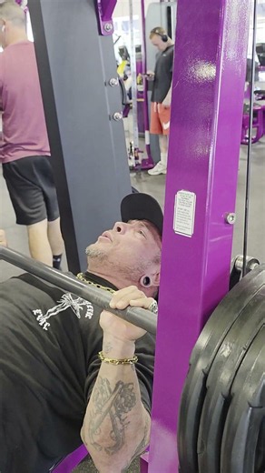 315lbs Incline? Easy. The 400 Bench Is What Shocked Her 😂