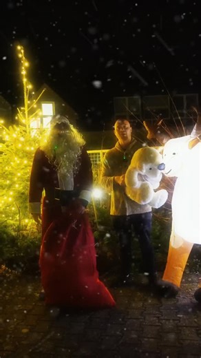 Odenwald Regional | Ausflugsziele & Geheimtipps on Instagram: "🎄✨Bald ist es soweit – der Weihnachtsmann kommt nach Mosbach!✨🎄 Am 21. Dezember ab 14 Uhr besucht uns der Weihnachtsmann mit seiner festlichen Weihnachtskutsche auf dem Mosbacher Weihnachtsmarkt. Freut euch auf leuchtende Kinderaugen, eine zauberhafte Stimmung und viele kleine Geschenke, die von umliegenden Firmen gesponsert werden. 🎅🛷🎁 Dieses besondere Erlebnis wird vom Verein nobody’s perfect e. V. organisiert, der mit viel He