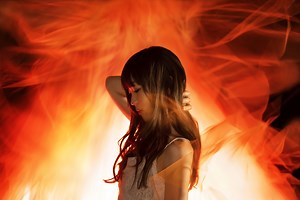 Aimer、TVアニメ『魔道祖師』主題歌「cold rain」コラボMVを4月25日公開！ | 歌詞検索サイト【UtaTen】ふりがな付