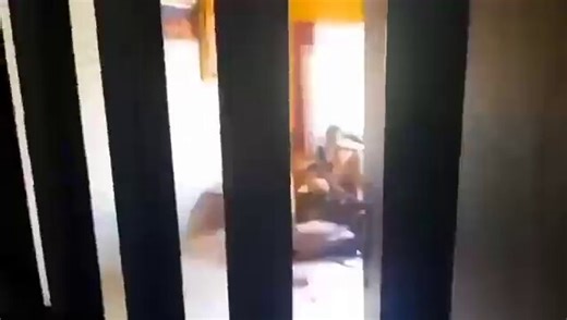 چھترپتی سمبھاجی نگرانڈیا میں ایک سادو عورت نے گھر میں گھس ایک عورت کا پہلے گلا کاٹا پھر پیٹ میں چاقو مارمار کر ہلاک کردیا.🔞🔞🔞❌🚫📛part 1In Chhatrapati Sambhaji Nagarnardia, a sadhu woman entered a house and first slit the throat of a woman and then stabbed her in the stomach to death.