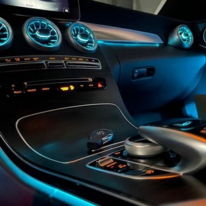 Lumière de LED: Tourne à l'intérieur de votre voiture dans une atmosphère illuminée
