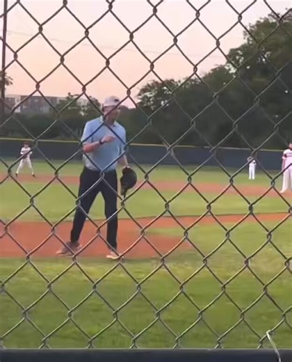 This umpire confronted some parents that just wouldn’t stop. He told them to be quiet or he was going to make their team forfeit. They kept on going so….. he called “ballgame!”The heckling parents asked him if he felt better and he said “I feel fine, you feel okay?….the game is for your kid……you wanna argue balls and strikes in a little league game? Come on!”Then one of the parents says “and this guy’s a firefighter who protects your neighborhood!” 😳Some people feel that maybe that guy’s Captai
