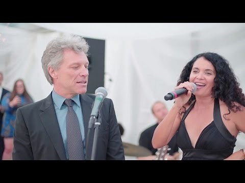 Wedding Guest Jon Bon Jovi Surprises Everyone By Performing His Song