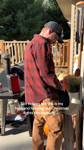 I came out to blaring Christmas music 🥰