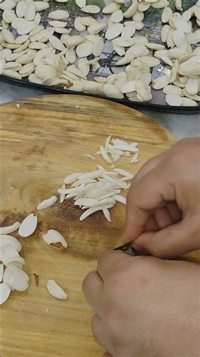 kya aap asal raaz jante ho perfect thin slice almonds ka🤔trick to cut evenly..sheerkurma prep#viral