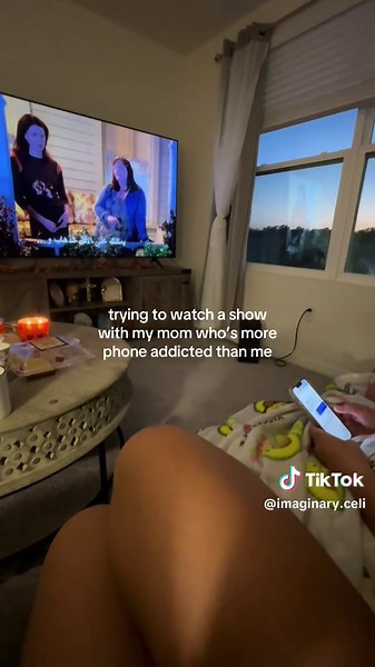 Bonding Time with Mom: Overcoming Phone Distractions