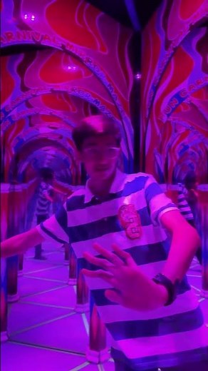 Mirror Maze Fun at Fun Carnival | Trippy Illusion Experience