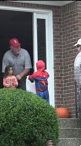 I took a fake kid trick or treating | Mabe In America